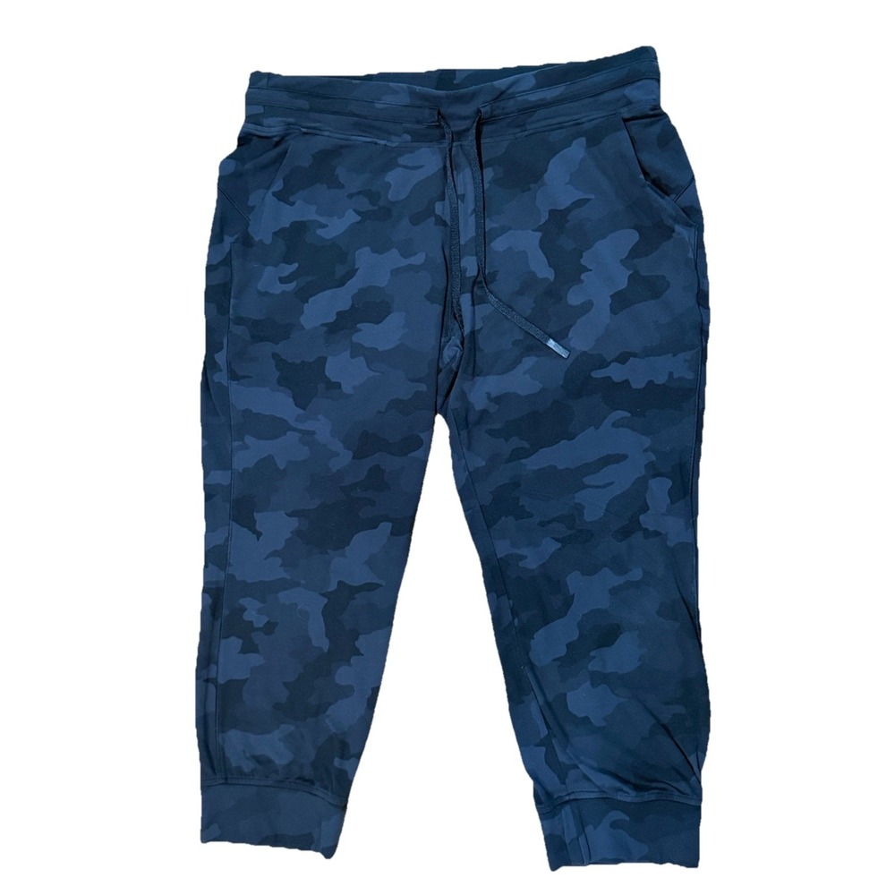 Lululemon Ready To Rulu Jogger Pants Women's size 12 Black Camo Crop Sweatpants